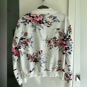 Bomber jacket gorgeous white with flower design
